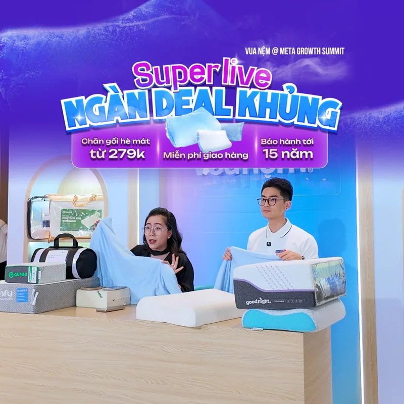Phiên livestream bán hàng với hai người dẫn chương trình