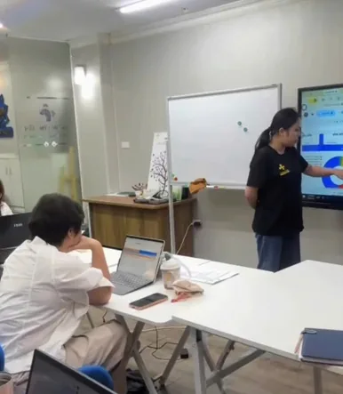 A pathfinder team member sharing knowledge
